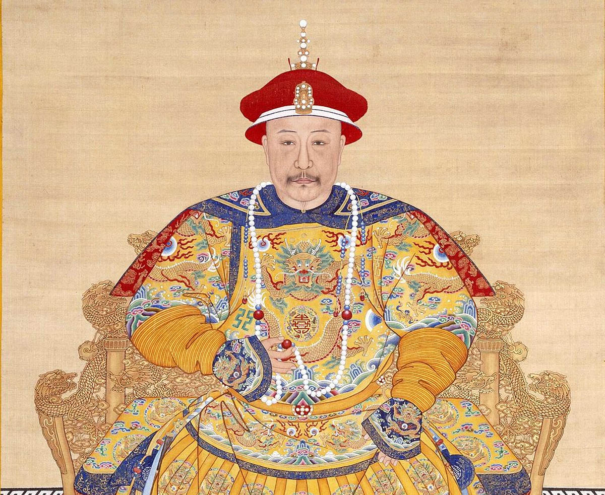 1024px-qing_yiming_qingrenzongjiaqinghuangdichaofuxiang